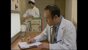 Bác sĩ quan hệ điên cuồng với chính bệnh nhân của mình
