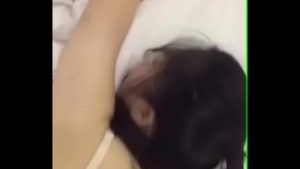 Gái nhà lành bị bạn trai mang về thịt bắt bú cu