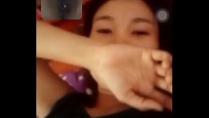 Gọi điện cho người yêu chat sex