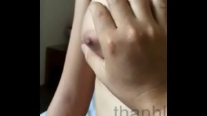 Bóp vú em girl non tơ