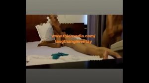 Ngậm chim cho hai anh