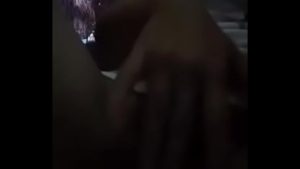 Xoa lồn dâm trong bóng tối
