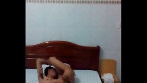 Ngồi lên mặt anh nứng nừng