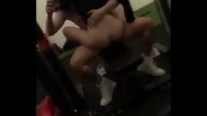 Chịch cô bồ dâm mới lớn trong phòng gym