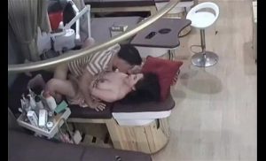 Hack trộm camera vợ chồng tiệm spa