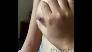 Gái vú dâm cho anh bóp