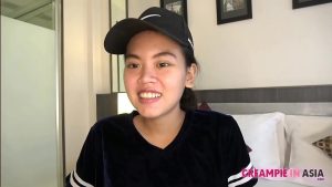 Chịch phang cô shipper dâm đãng