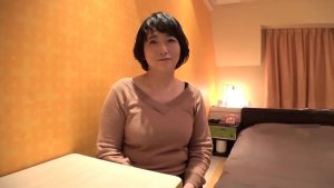 Chịch nhau với chị mái già trong hotel