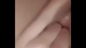 Móc lồn dâm đầy nước cho anh xem