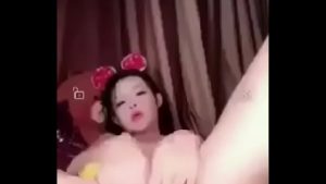 Ngân 98 thủ dâm với chuối cực đã