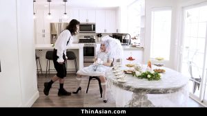 Địt nhau cực đã cùng con em dâm ngây thơ cosplay phê lòi